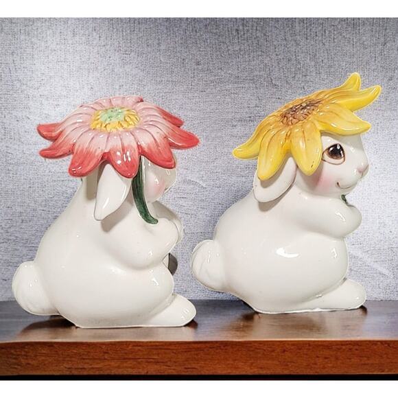 Fitz and Floyd Essentials Bunny Blooms Collection Salt and Pepper Shaker Set NIB - Picture 3 of 7